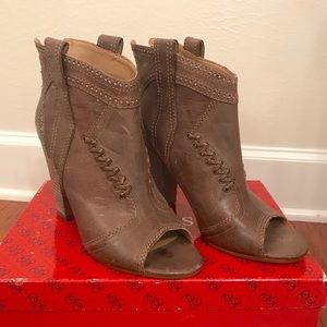 Guess  Western Bootie